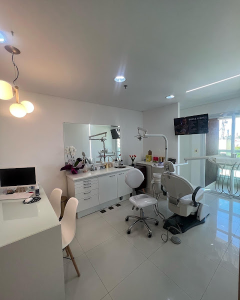 Foto 2 de Dra. Thalita MAIA Odontologia e Estética