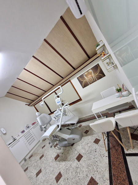 Foto 2 de Dra Thamires Brinati - Odontologia Humanizada