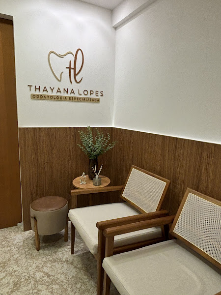 Foto 3 de Dra. Thayana Lopes • Ortodontia | Consultório Odontológico