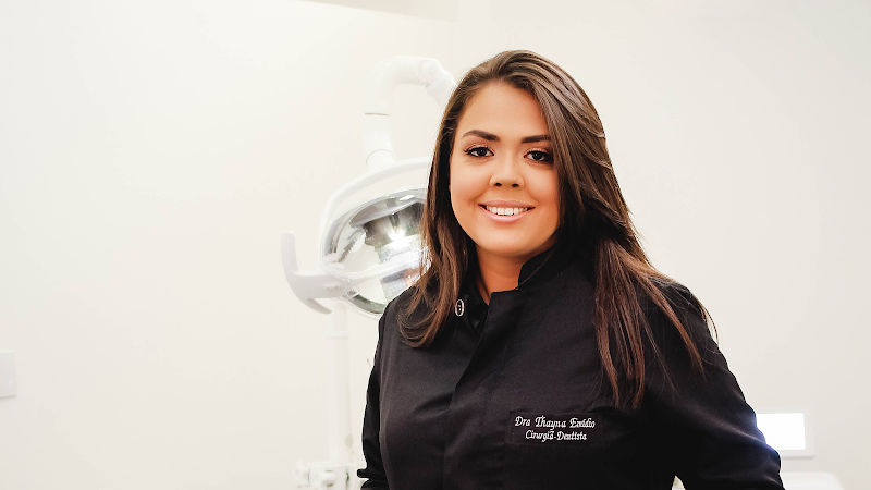 Foto 2 de Dra Thayna Emidio