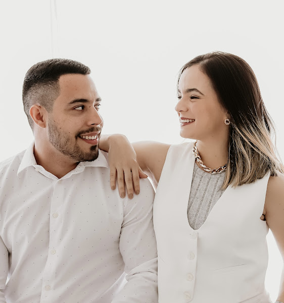 Foto 2 de Dra. Thayná Menezes e Dr. Rodrigo Medeiros - Clareamento, Facetas, Lentes.