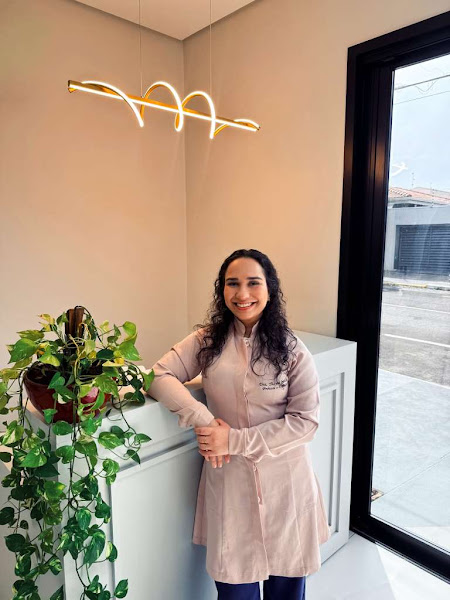Foto de Dra Thayná Nunes Cirurgiã Dentista