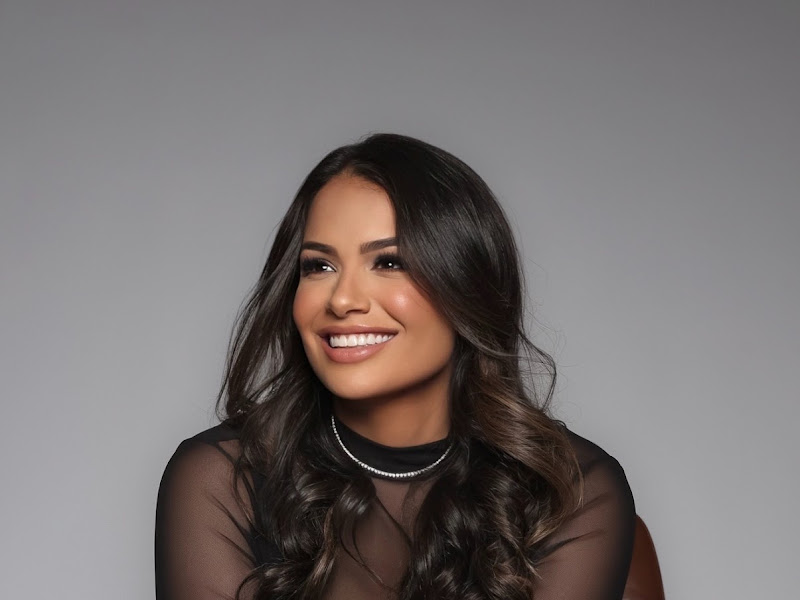 Foto de Dra Thayná Souza- Ortodontia e Harmonização Orofacial