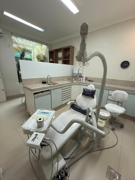 Foto 3 de Dra. Thaynara Naves - Prótese & Dentística