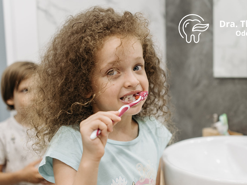 Foto de Dra. Thayse Arcenio - Odontopediatria & Endodontia