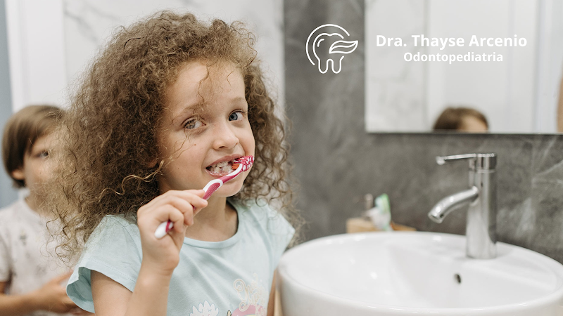 Foto 2 de Dra. Thayse Arcenio - Odontopediatria & Endodontia