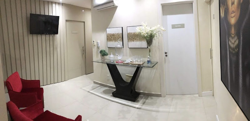 Foto 3 de Dra. Theiza Helena | Implantes Dentários | Odontologia