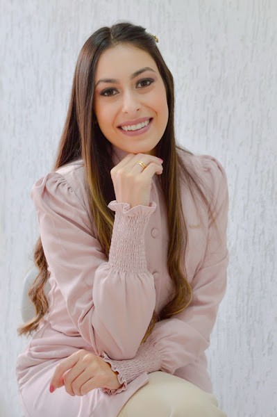 Foto 3 de Dra. Thuani Barreira | Harmonização Facial e Odontologia