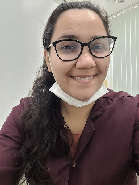 Foto 2 de Dra Thuilla Camarda - Aparelho Dentário