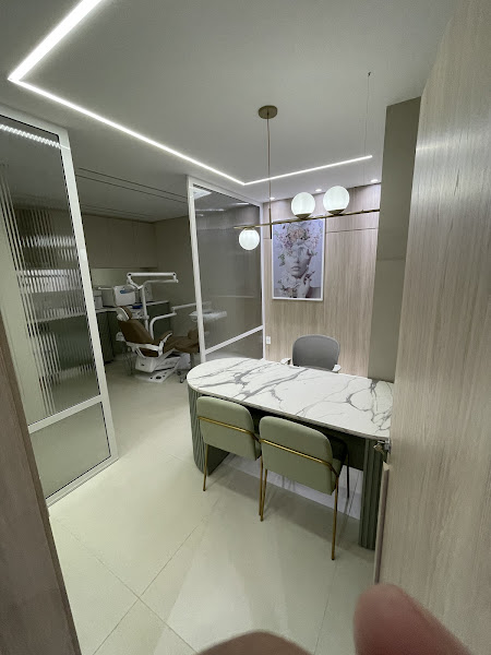 Foto 2 de Dra. Tuâni Locatelli | Dentista | Odontologia e Harmonização Facial | Cascavel - PR