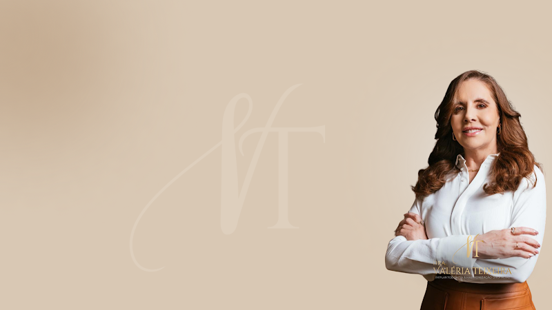 Foto 2 de DRA VALÉRIA TEIXEIRA | IMPLANTODONTIA