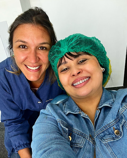 Foto 3 de Dra Vanessa Amadio - Aparelho Ortodôntico