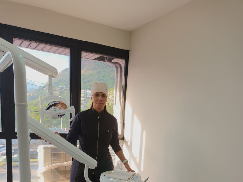 Foto 6 de Dra Vanessa Castro | Dentista na Barra da Tijuca | Cirurgiã Dentista na Barra