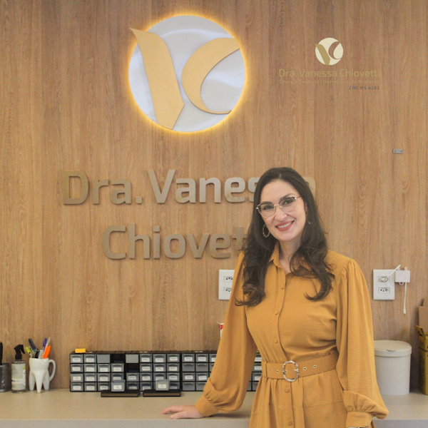 Foto 2 de Dra. Vanessa Chiovetti - Harmonização Facial, Soroterapia e Terapia Neural
