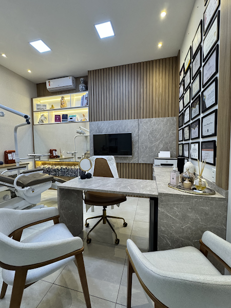 Foto 2 de Dra. Vanessa Menegaz - Harmonização Facial e Cirurgias Estéticas da Face