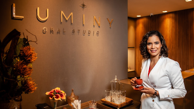 Foto 2 de Dra. Vanessa Nínia | Luminy Oral Studio