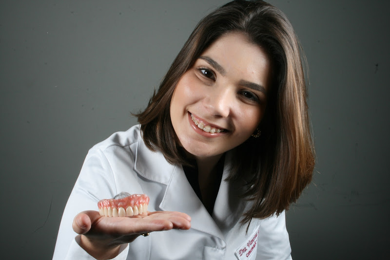 Foto 2 de Dra. Vanessa Silveira - Prótese e Estética Dentária