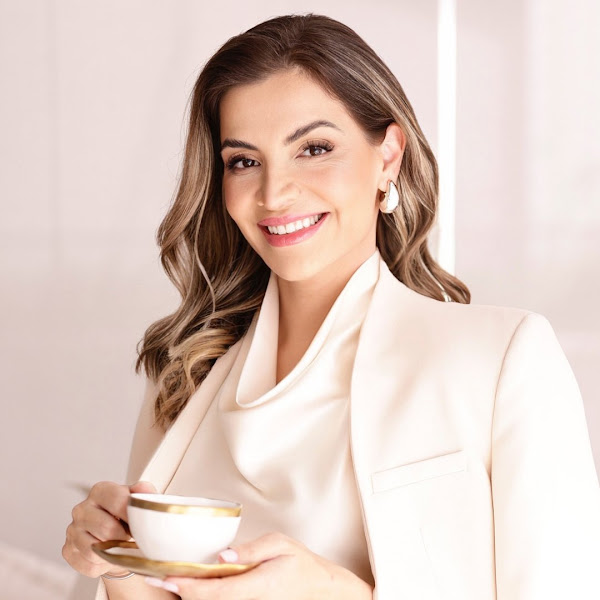 Foto 2 de Dra Vanessa Thiesen - Harmonização Facial em Florianópolis