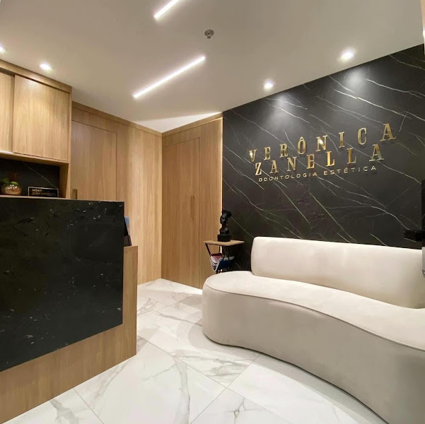 Foto 2 de Dra. Verônica Zanella Odontologia e Estética Avançada