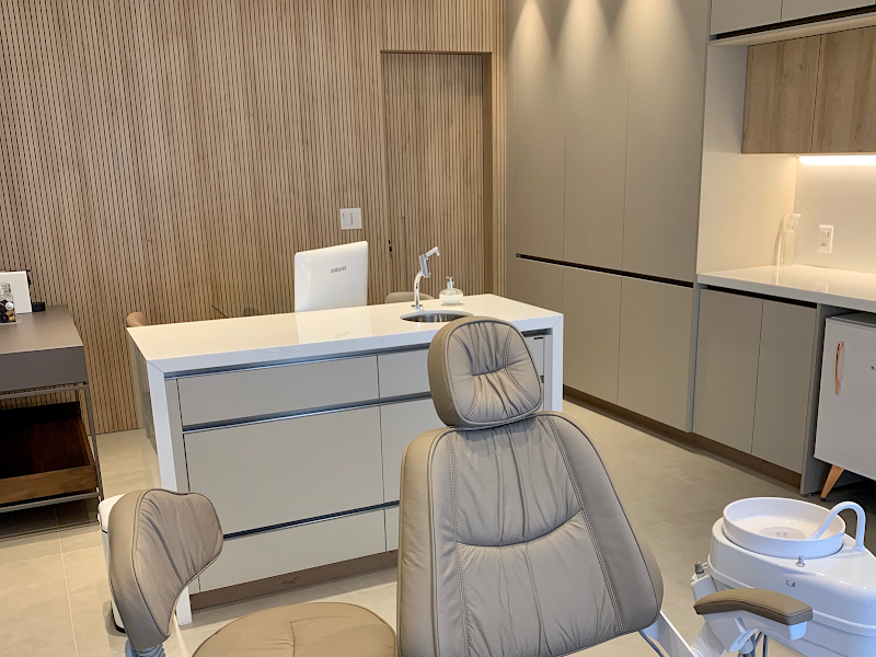 Foto 3 de Dra. Victória Lopes Abdo | Cirurgiã-dentista e Periodontista