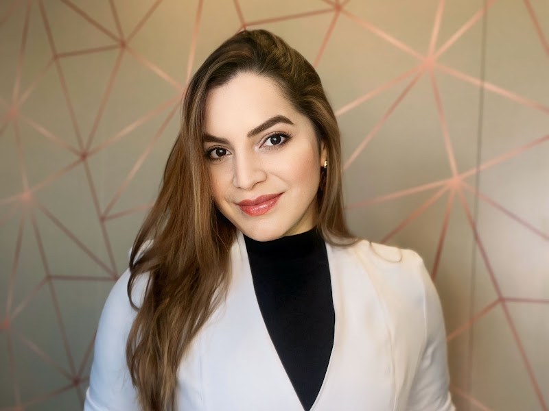 Foto 2 de Dra. Victória Maria - Procedimentos Faciais e Odontológicos