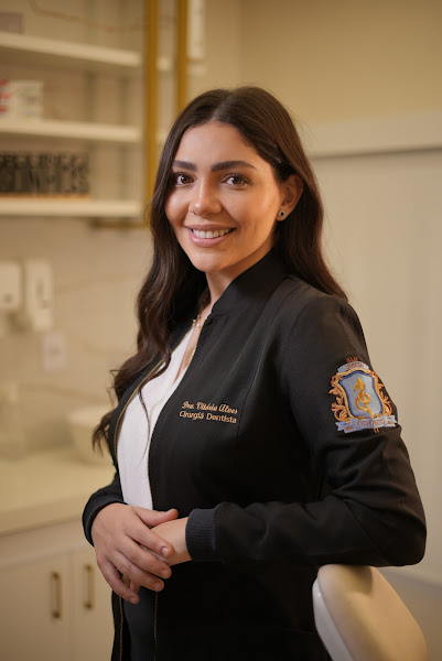 Foto 2 de Dra. Vitória Alves | VK Oral Clinic