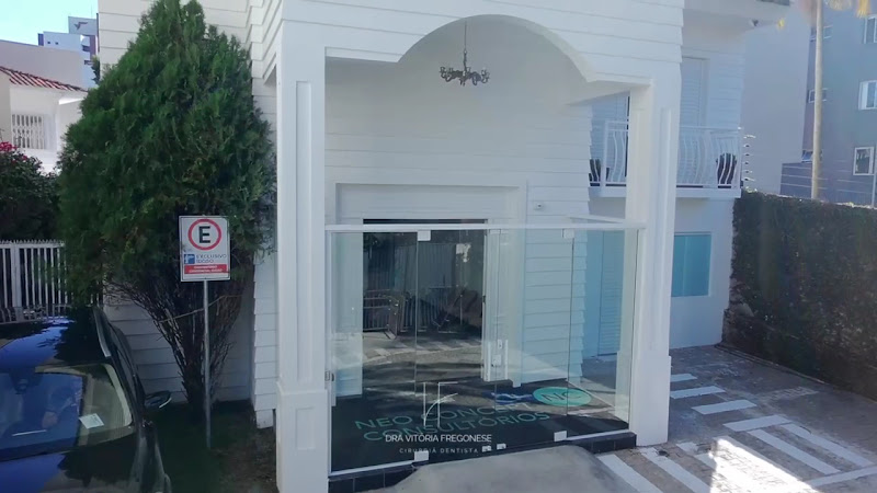 Foto 3 de Dra Vitoria Fregonese | Dentista no Ahú