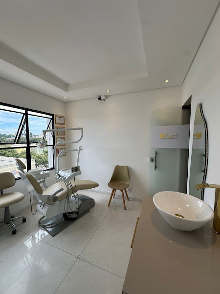Foto 3 de Dra. Vitória Martino – Harmonização Facial e Odontologia Estética