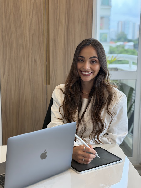 Foto 2 de Dra. Vitória Neves