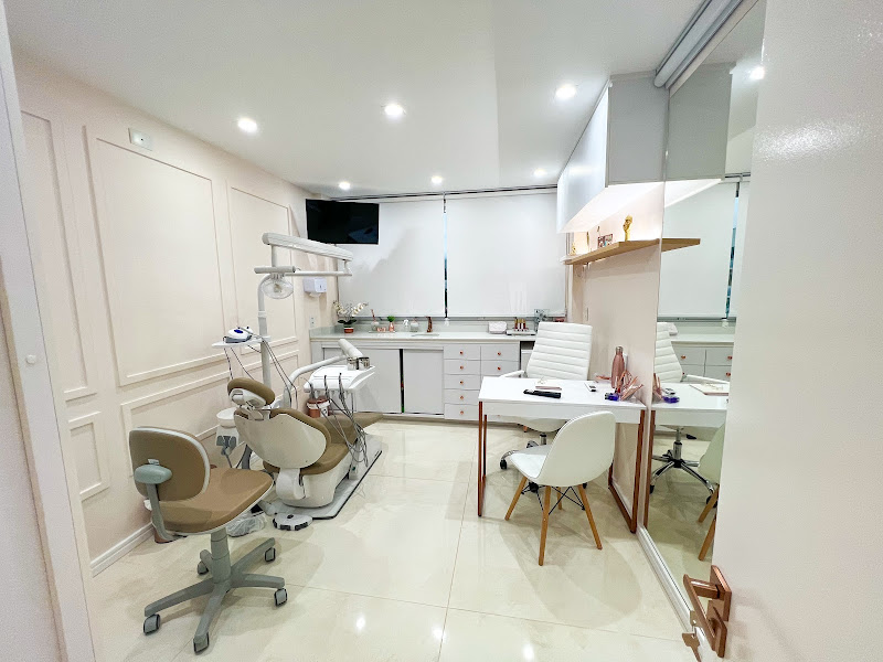 Foto 2 de Dra.Vivian França - Dentista