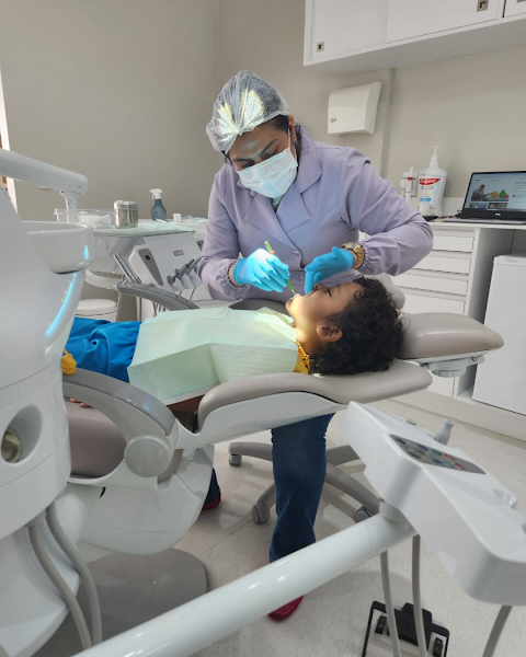 Foto 2 de Dra Vivian Vargas Winckler - Dentista em Botucatu