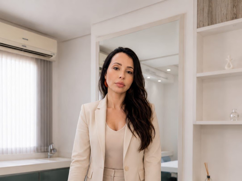 Foto de Dra Viviane Dias Faustino/ Especialista em Harmonização facial e corporal / Botox / Rejuvenescimento