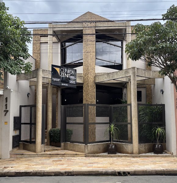 Foto 2 de Dra. Viviane Gatti Dentista em Limeira: Odontologia Estética, Lente de Contato, Faceta, Clareamento Dentário e Implante.