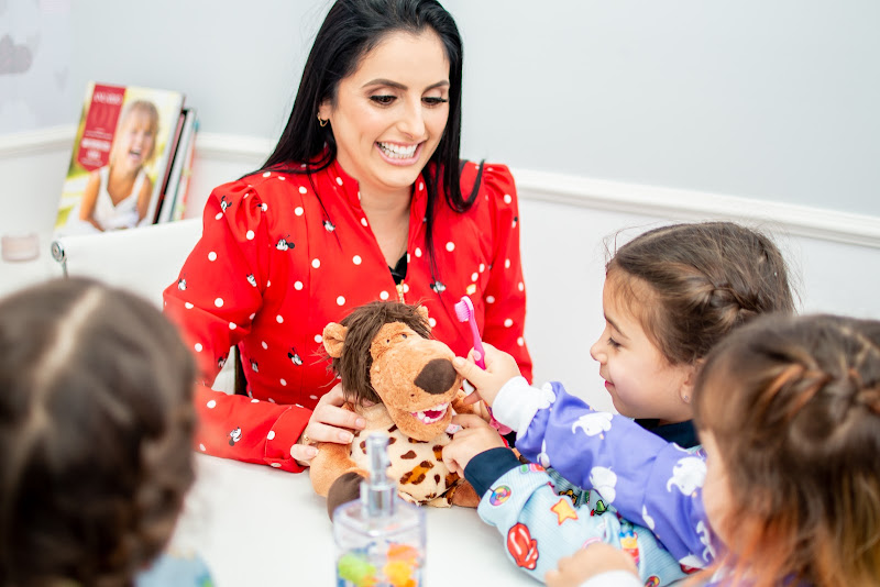 Foto 2 de Dra. Viviane Marques - Odontopediatra em Palhoça - Dentista de Crianças e Bebês