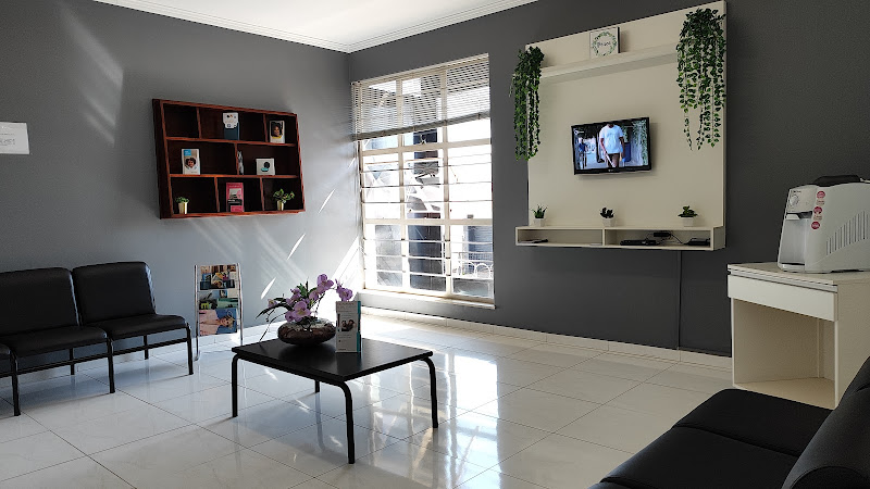 Foto 2 de Dra. Viviane Oliveira Pinheiro Machado