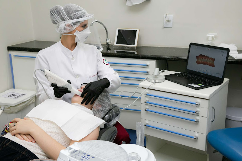 Foto 3 de Dra Viviane Paes Leme | SouSmile | Dentista Bauru | Ortodontista | Aparelho Invisível | Invisalign