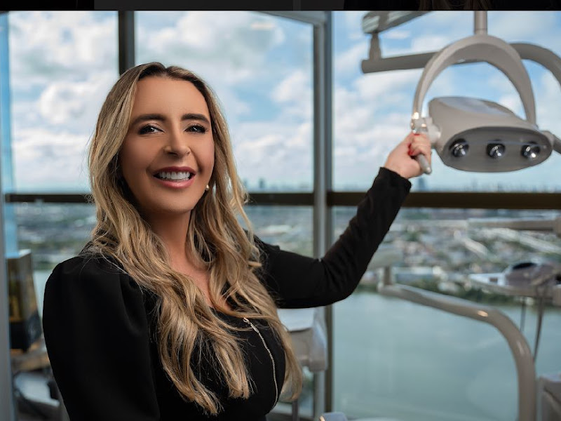 Foto de Dra. Viviane Quintas Odontologia