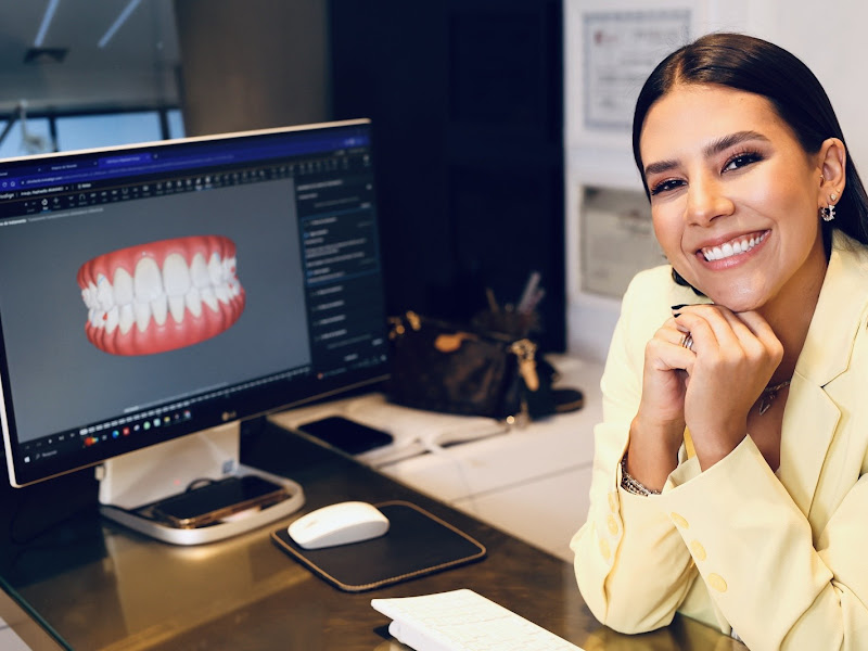 Foto de Dra. Viviane Rossi - Ortodontia