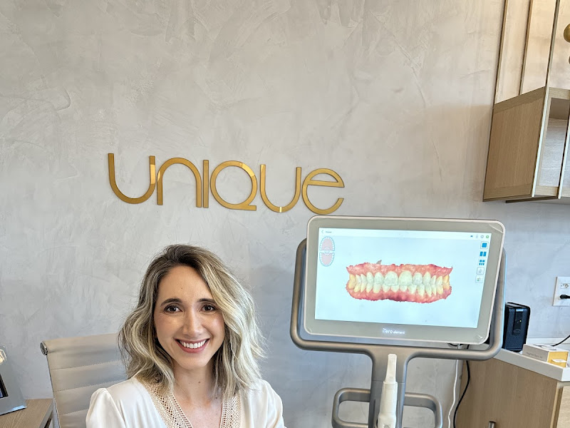 Foto 9 de Dra. Viviane Teixeira | Implantes e Próteses