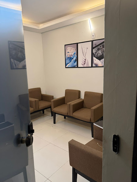 Foto 2 de Dra. Viviany Félix | Implantodontia, Harmonização e Periodontia em Ananindeua.