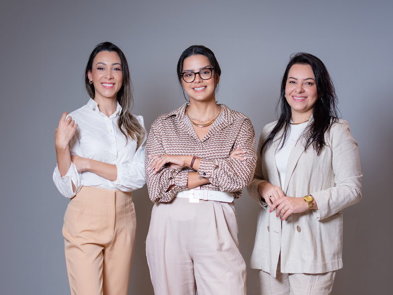 Foto 5 de Dra. Vladja Torno | Facetas em Resina Composta em Curitiba