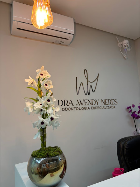 Foto 2 de Dra. Wendy Neres - Odontologia Especializada