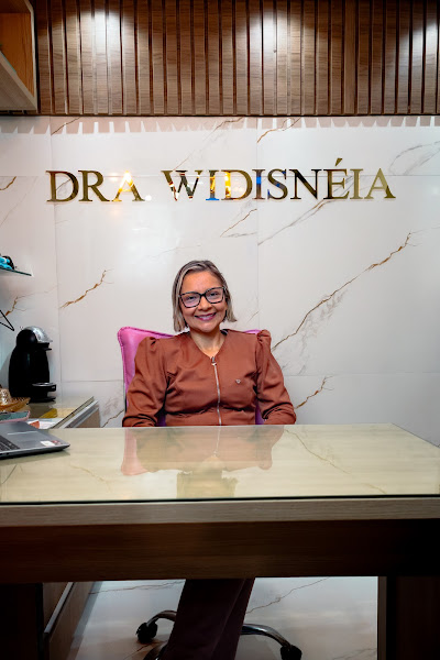 Foto 2 de Dra. Widisnéia Rosa - Bucomaxilo e Implante