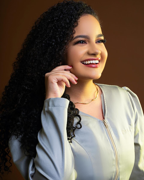 Foto 2 de Dra. Ximena Roberta | Urgência Odontológica e Estética em Recife