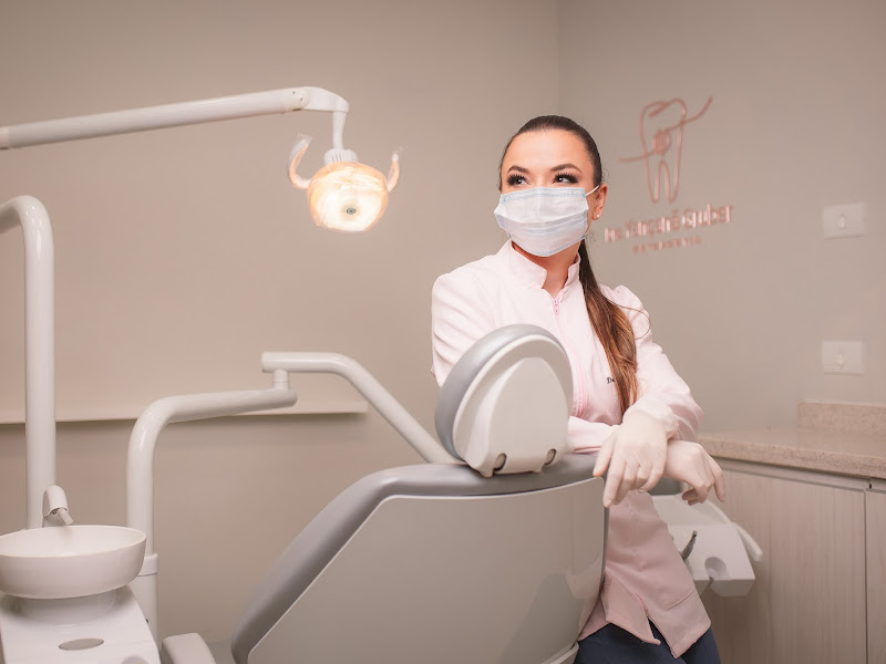 Foto de Dra Yançanã Gruber - Dentista Curitiba