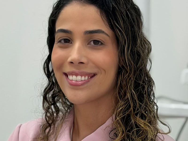 Foto de Dra. Yasmin Côrtes - Dentista - Uberaba MG