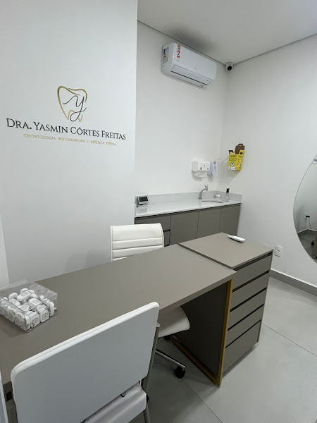 Foto 3 de Dra. Yasmin Côrtes - Dentista - Uberaba MG