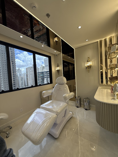 Foto 3 de Dra. Yasmin Peres - Harmonização Facial