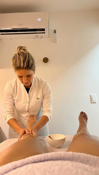 Foto 2 de Drenagem Linfática Barra da Tijuca | Método Renata França, Facial, Miracle Touch, Massagem Modeladora, Atendimento Domiciliar