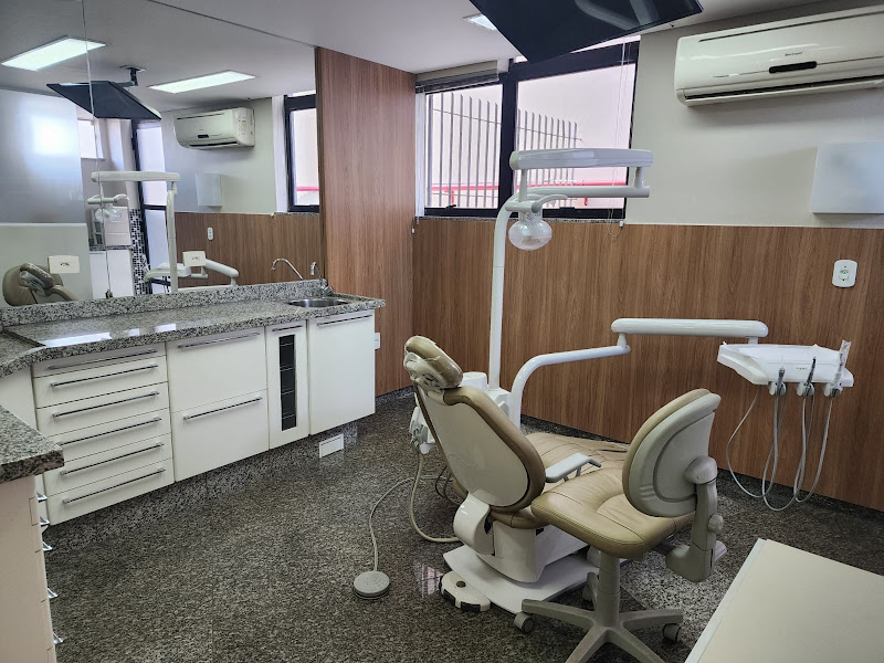 Foto 3 de Duo Odontologia | Dra Amanda Paiva - Invisalign | Dr Túlio Fernandes - cirurgia e implantes